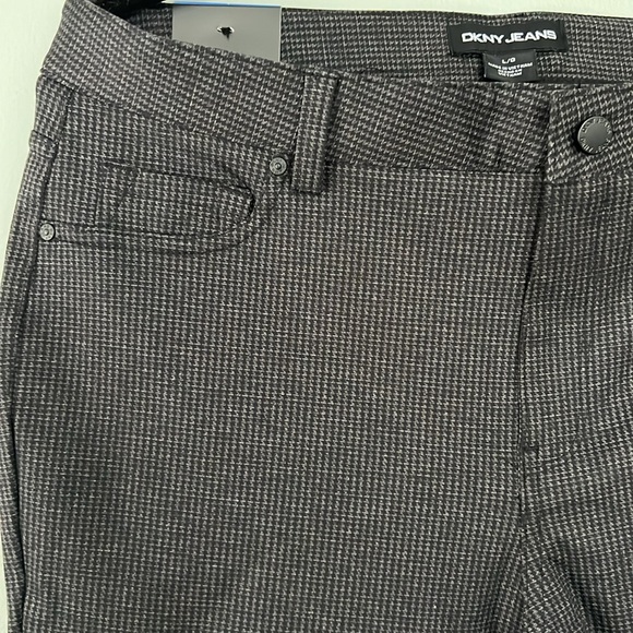 NWT - DKNY Jeans Ponte Zipper front Pant, Grey Houndstooth, size L - Picture 3 of 10